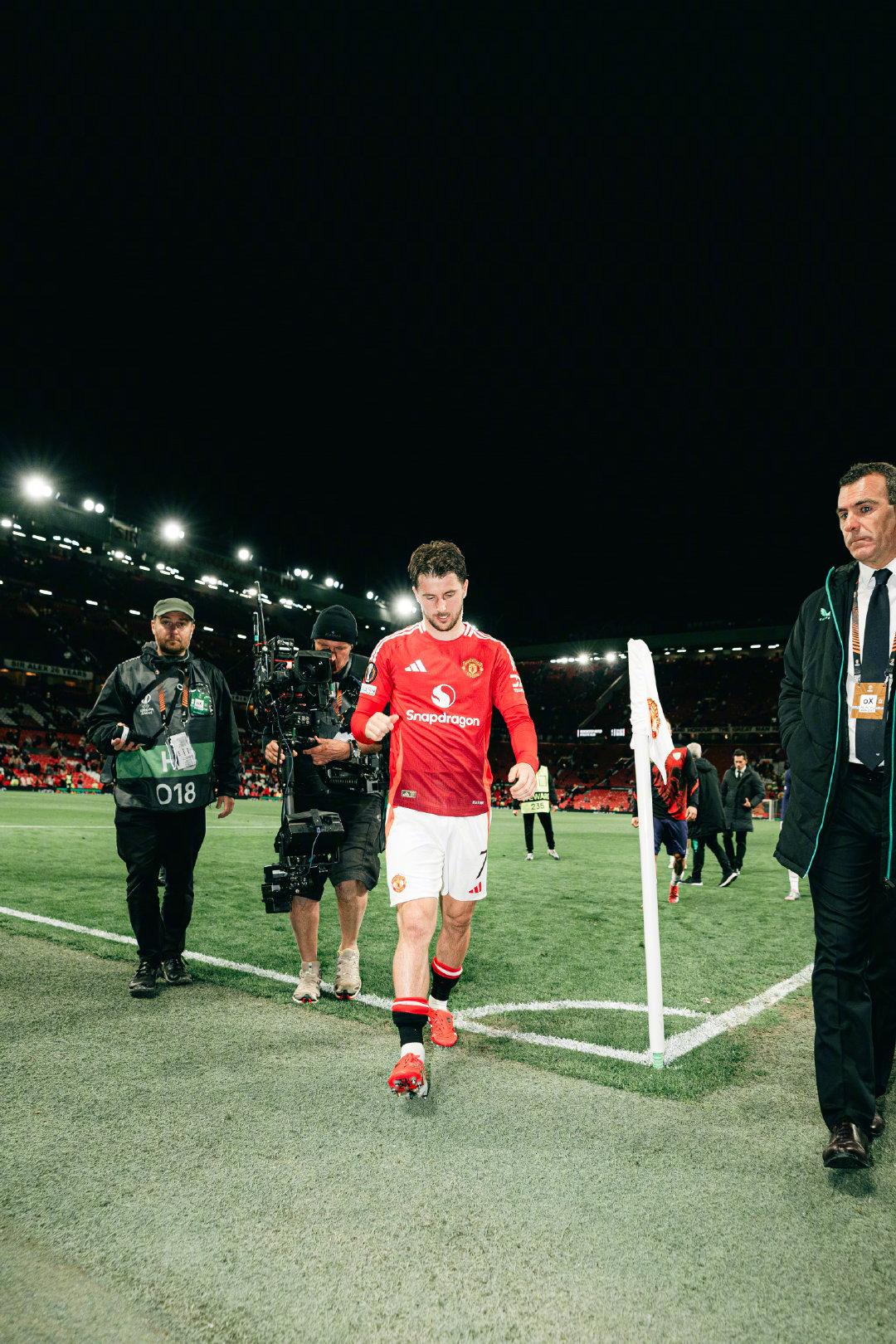 包含西汉姆发布备战花絮，加时末段扳平良机，英超任务艰巨，控场能力受关注的词条